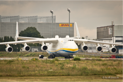 Antonov AN-225 Mriya , UR-82060