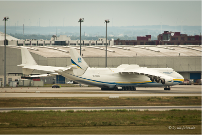Antonov AN-225 Mriya , UR-82060