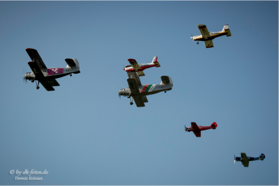 Formation AN-2 , Yak , Zlin