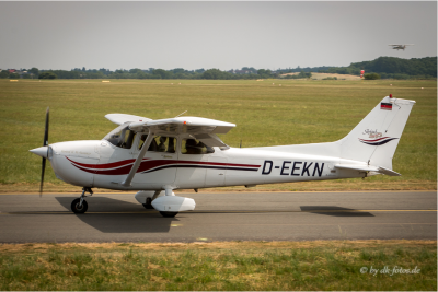 Cessna 172S Skyhawk SP , D-EEKN