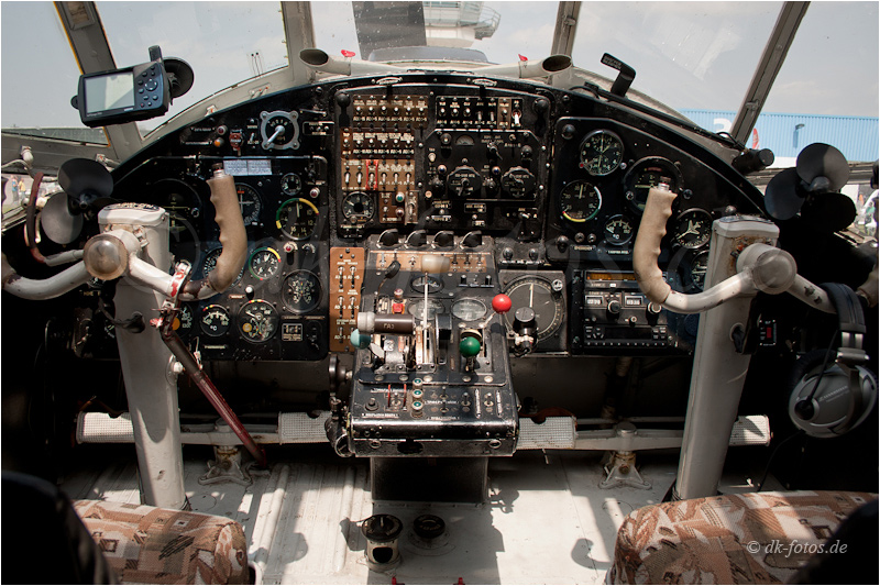 Cockpit AN-2